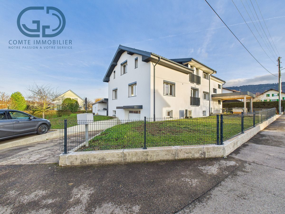 Villa mitoyenne rénovée de 7 pces